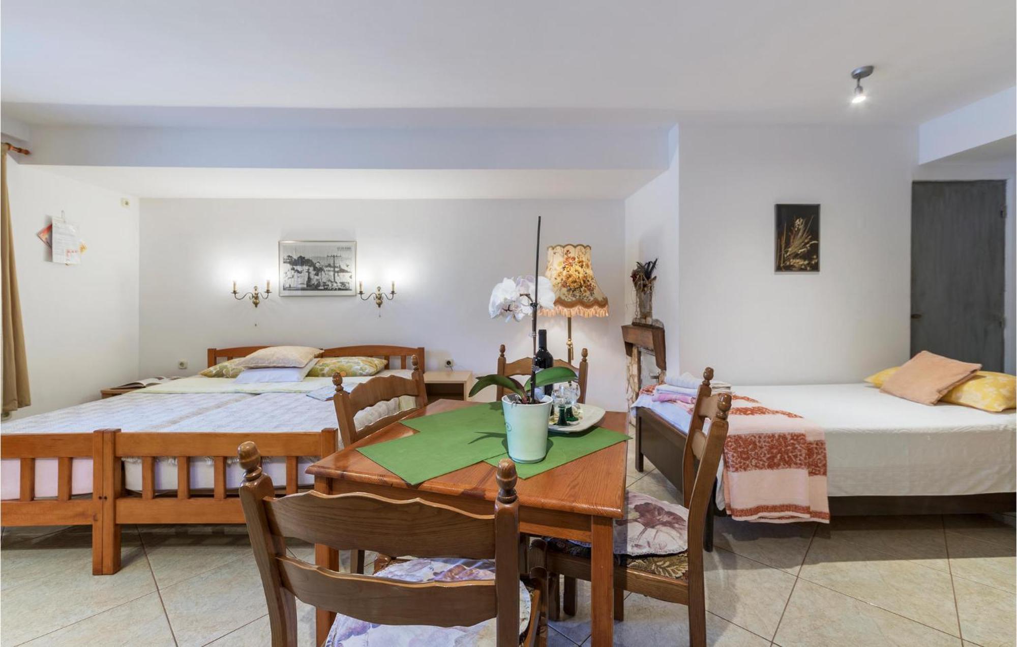 Awesome Studio In Pula With Wifi Extérieur photo