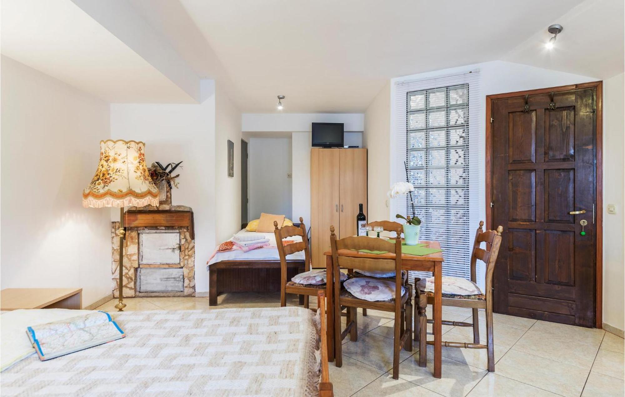 Awesome Studio In Pula With Wifi Extérieur photo