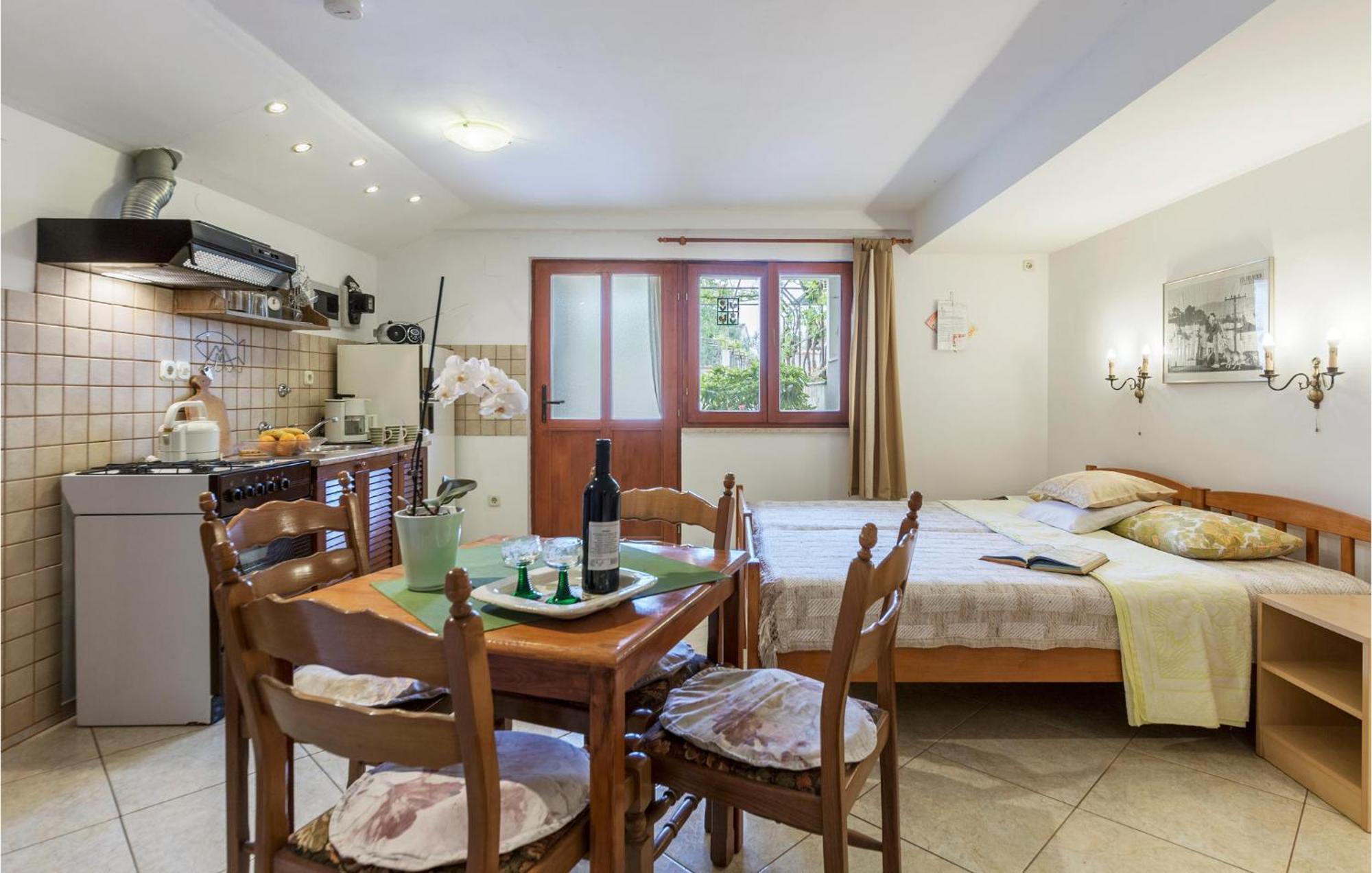Awesome Studio In Pula With Wifi Extérieur photo
