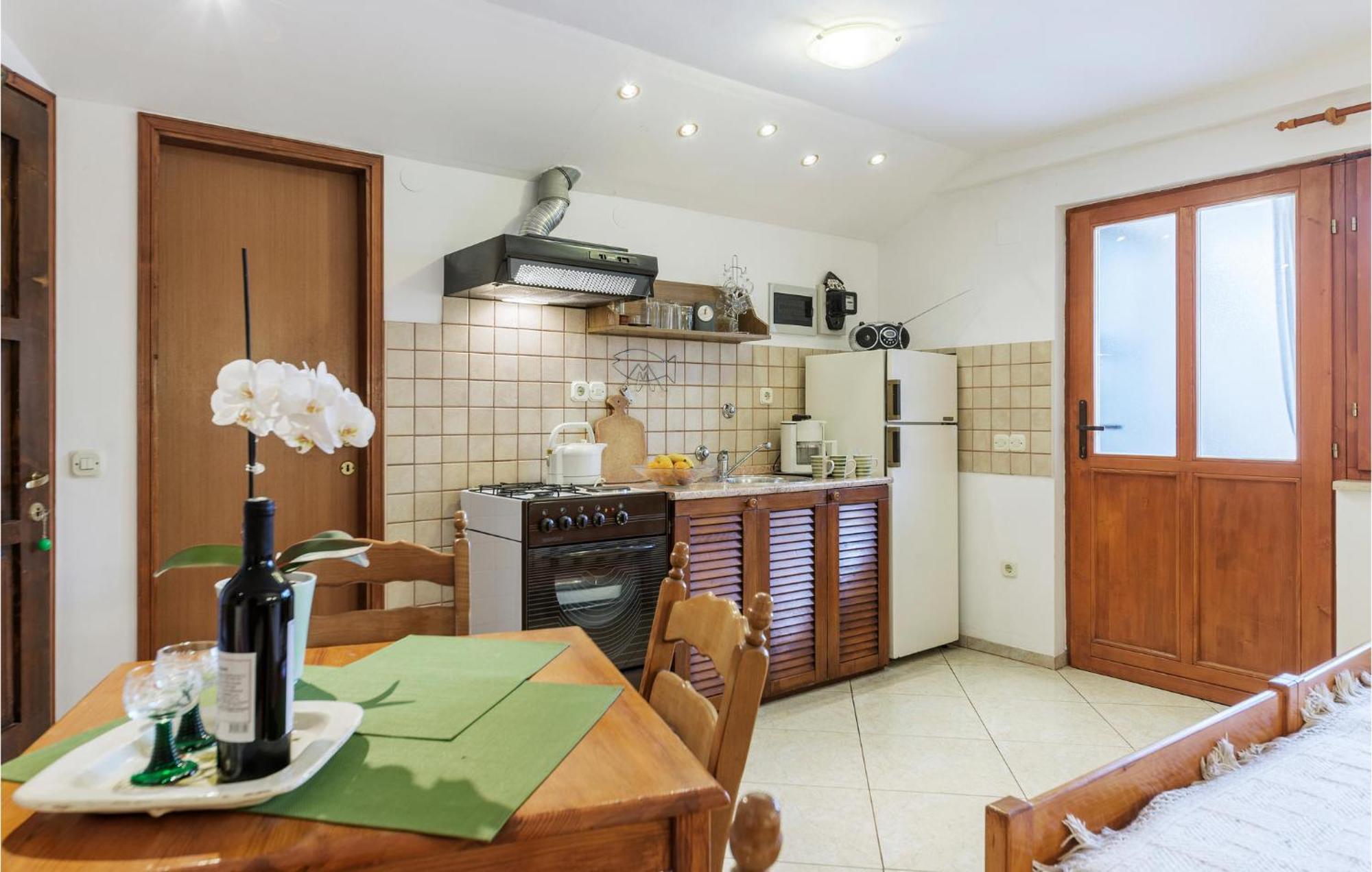 Awesome Studio In Pula With Wifi Extérieur photo