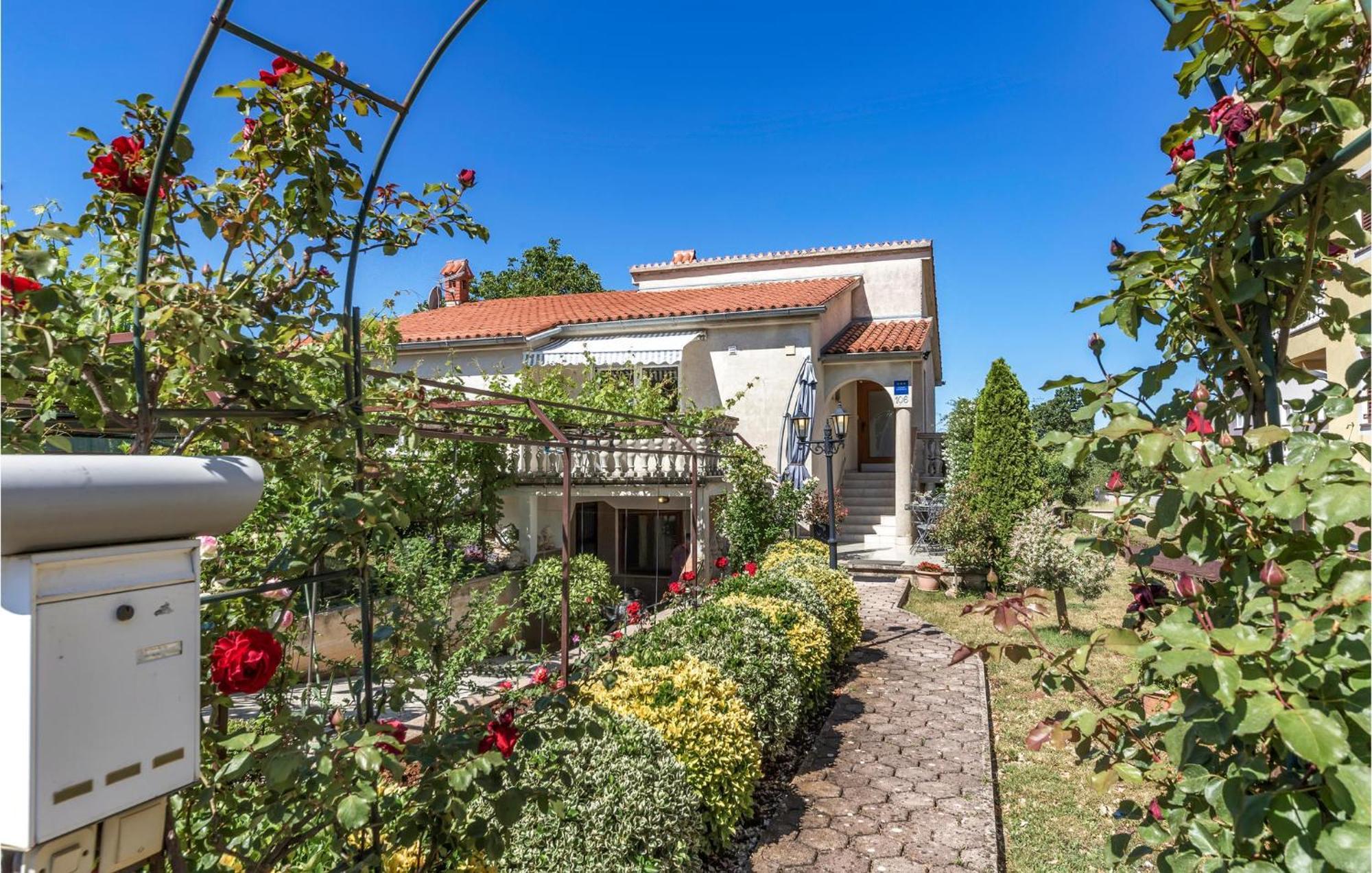 Awesome Studio In Pula With Wifi Extérieur photo