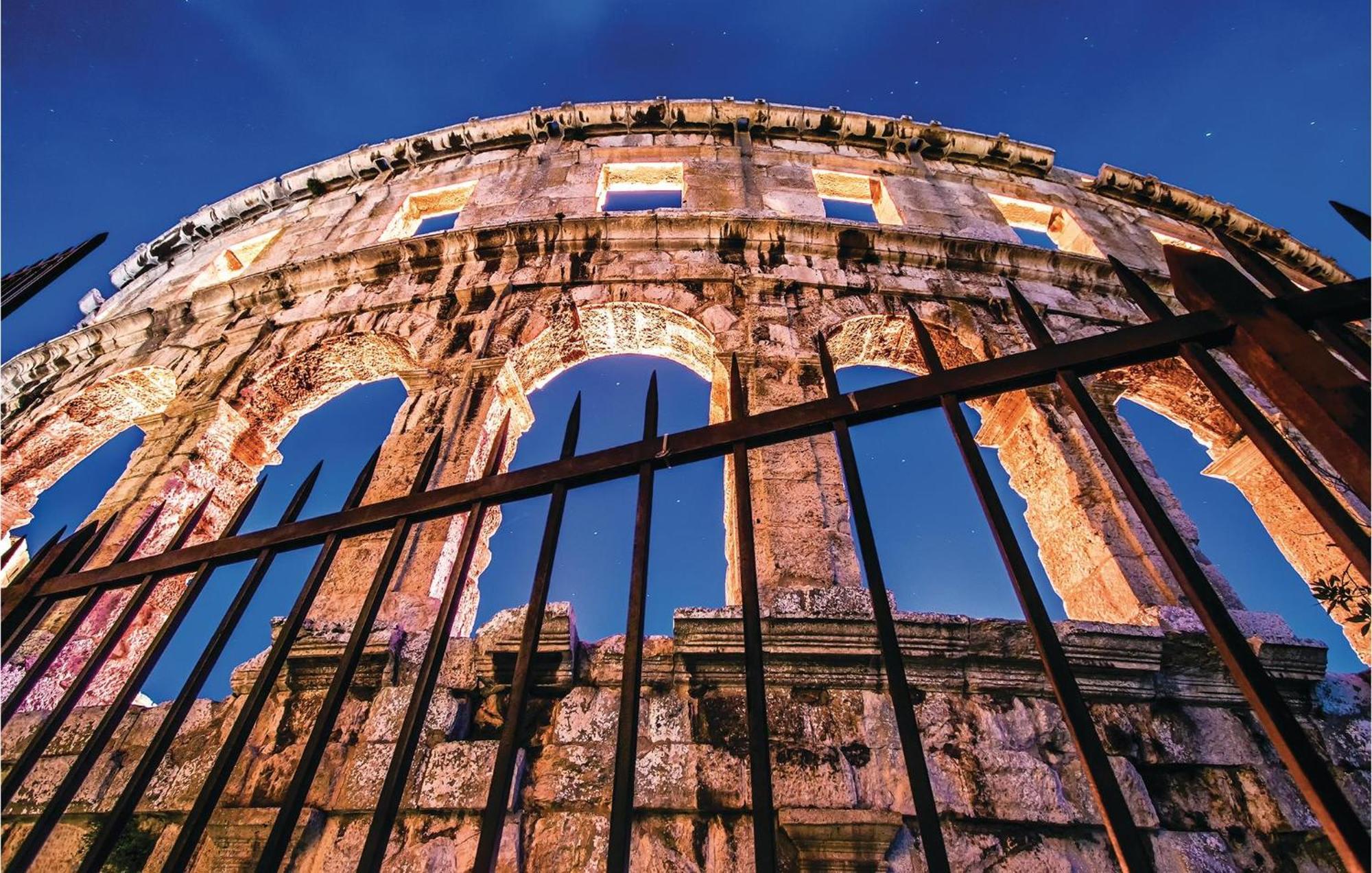 Awesome Studio In Pula With Wifi Extérieur photo